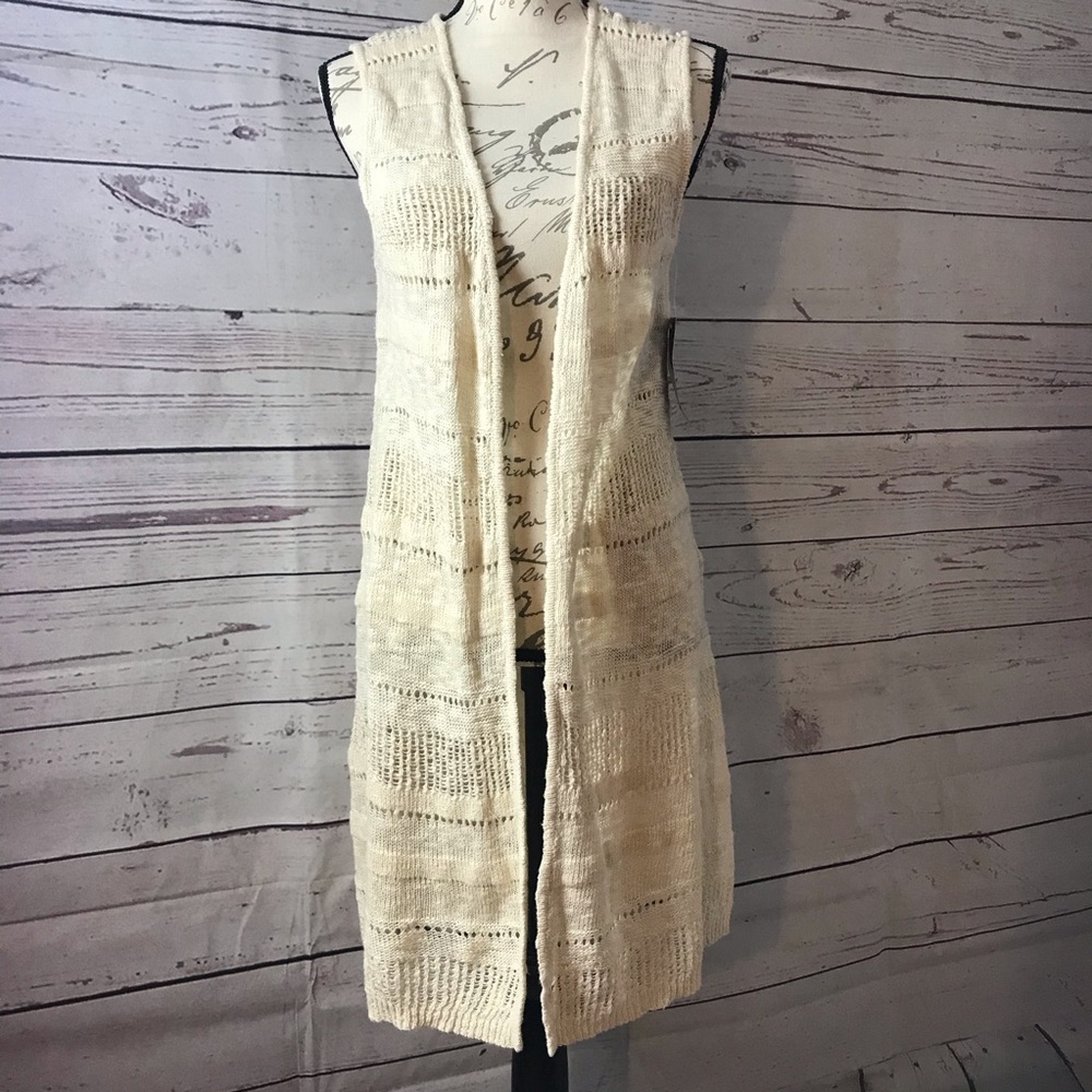 3/$38💄One Hart Sleeveless Long Cardigan Beige